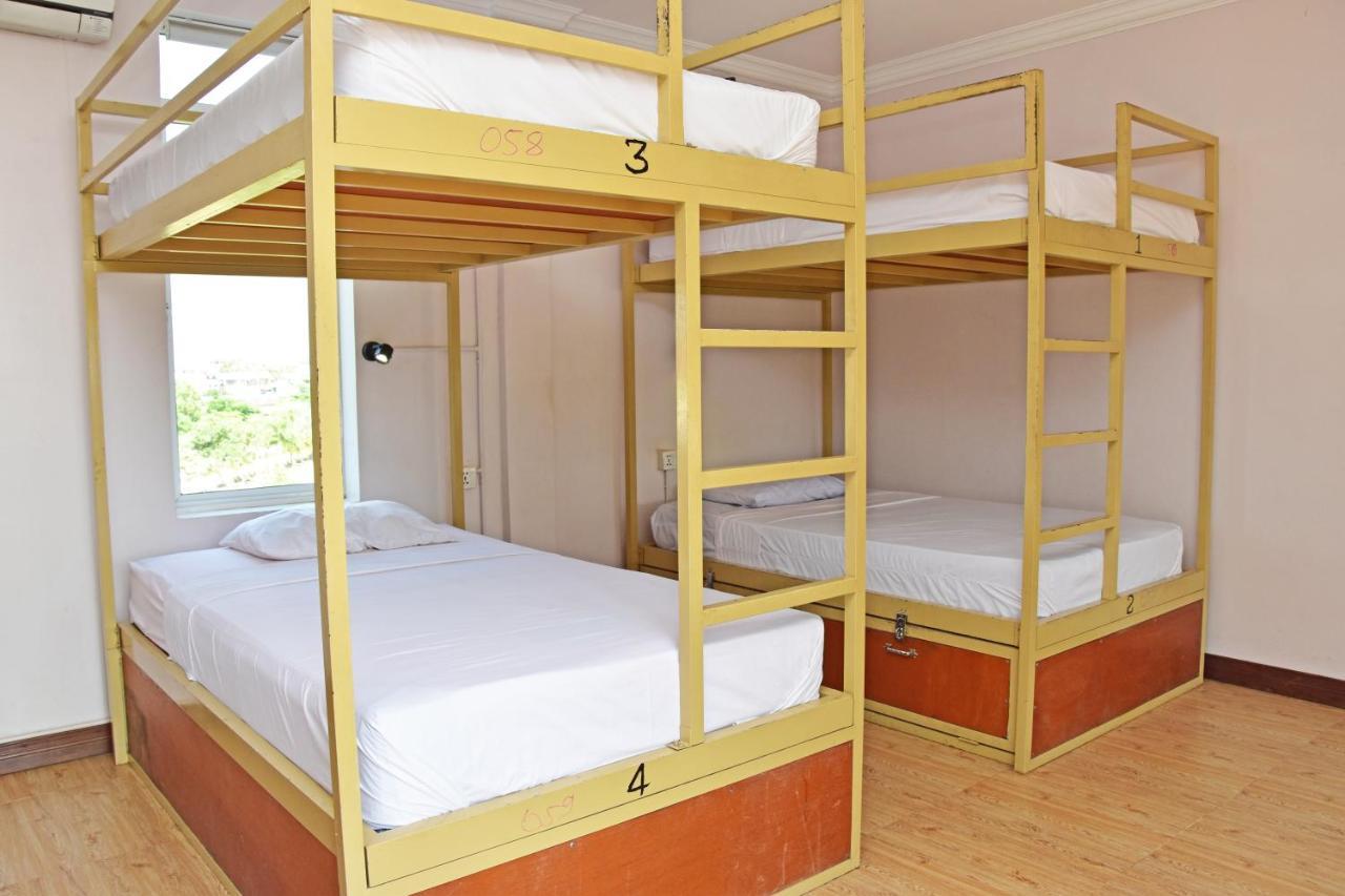 Mad Monkey Hostel Kampot (Adults Only) Экстерьер фото