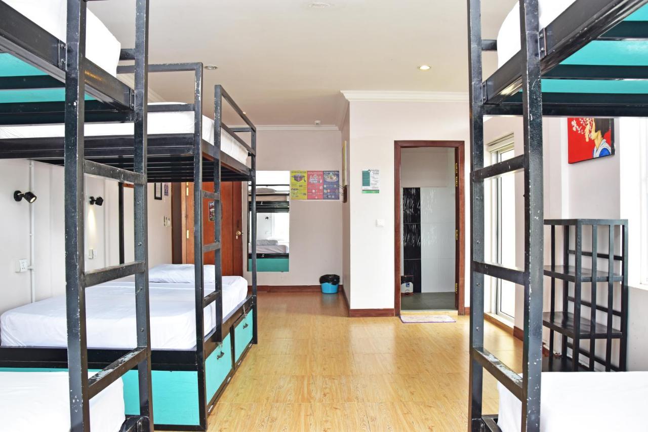 Mad Monkey Hostel Kampot (Adults Only) Экстерьер фото