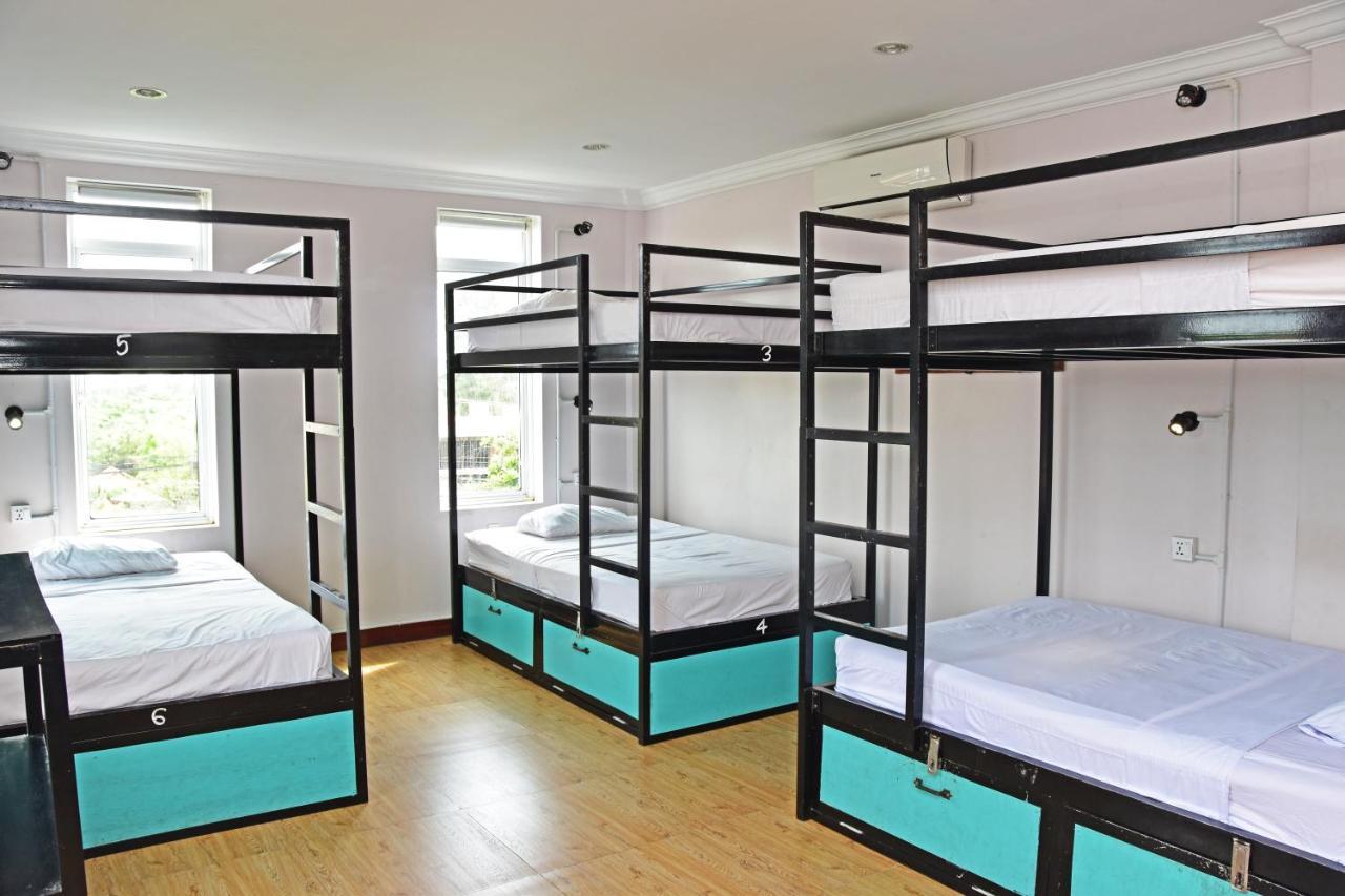 Mad Monkey Hostel Kampot (Adults Only) Экстерьер фото