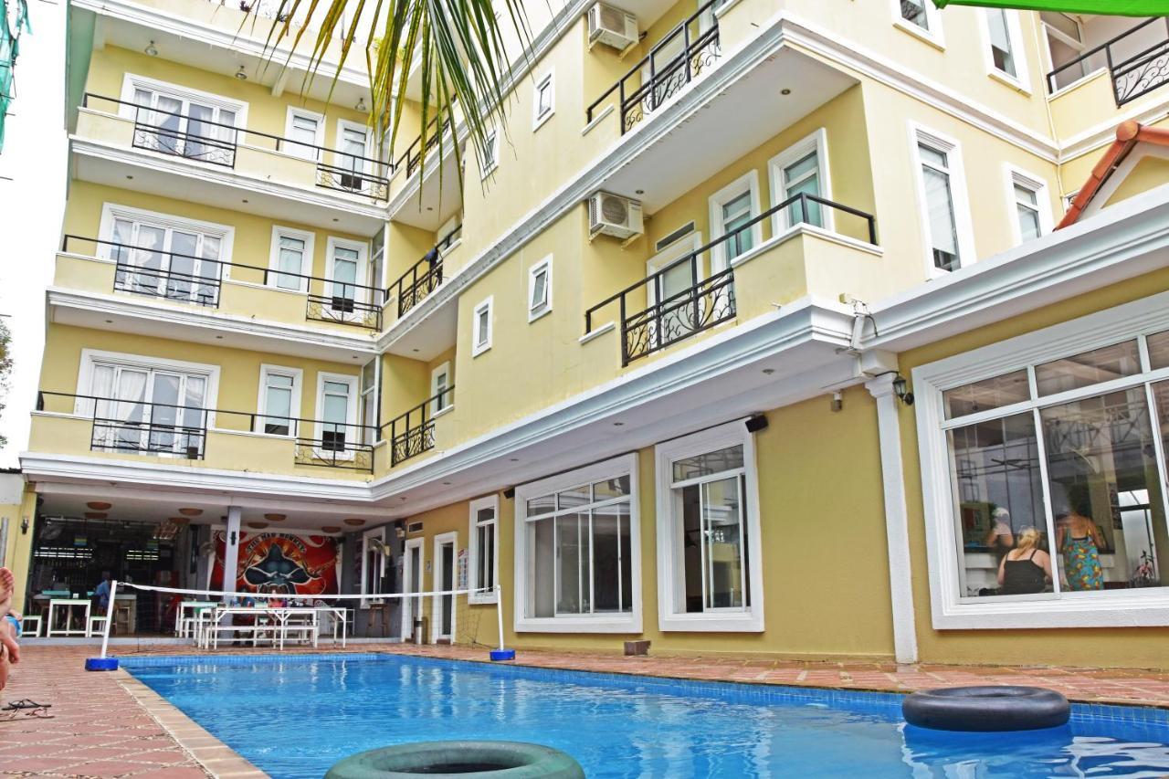 Mad Monkey Hostel Kampot (Adults Only) Экстерьер фото
