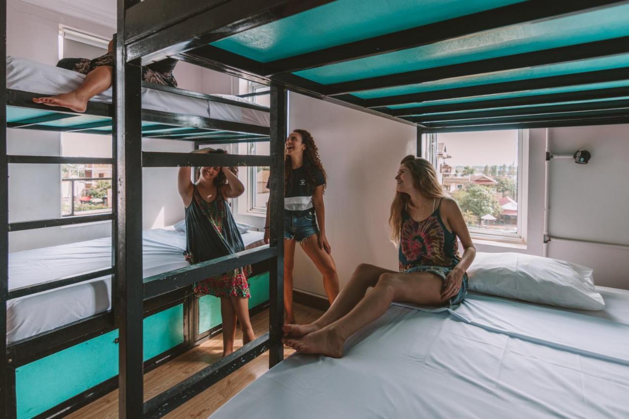 Mad Monkey Hostel Kampot (Adults Only) Экстерьер фото